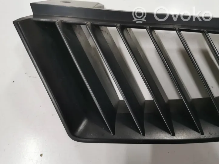 Mitsubishi Colt Grille de calandre avant MN127774