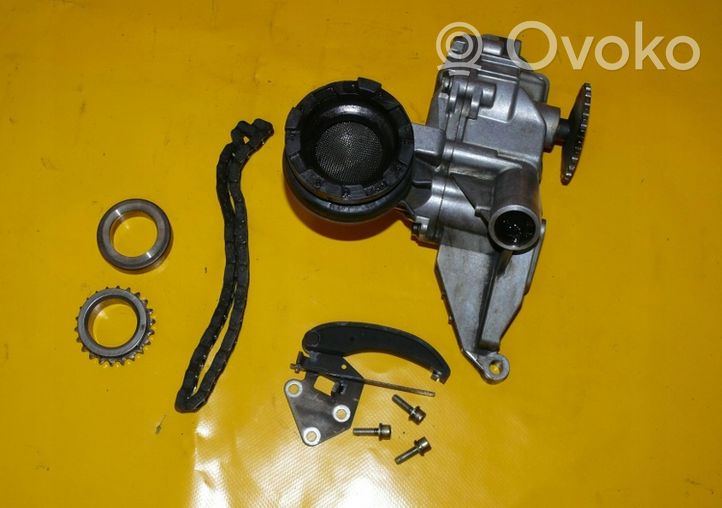 Audi A8 S8 D2 4D Oil pump 057115105B