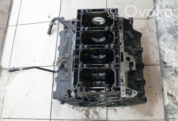 Audi A8 S8 D2 4D Blocco motore 057103021F