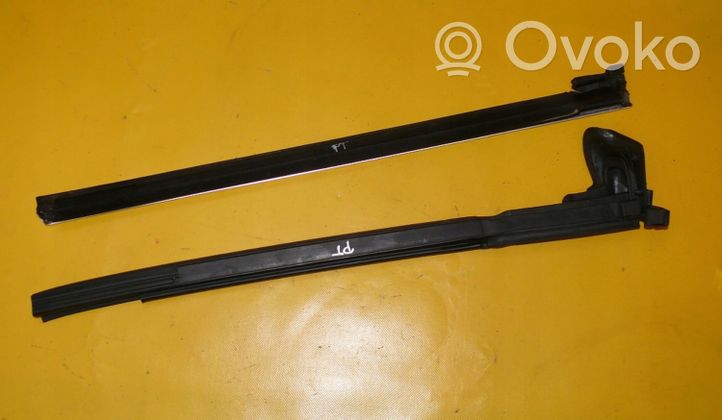 Audi A4 S4 B6 8E 8H Rivestimento modanatura del vetro della portiera posteriore 8H0839480