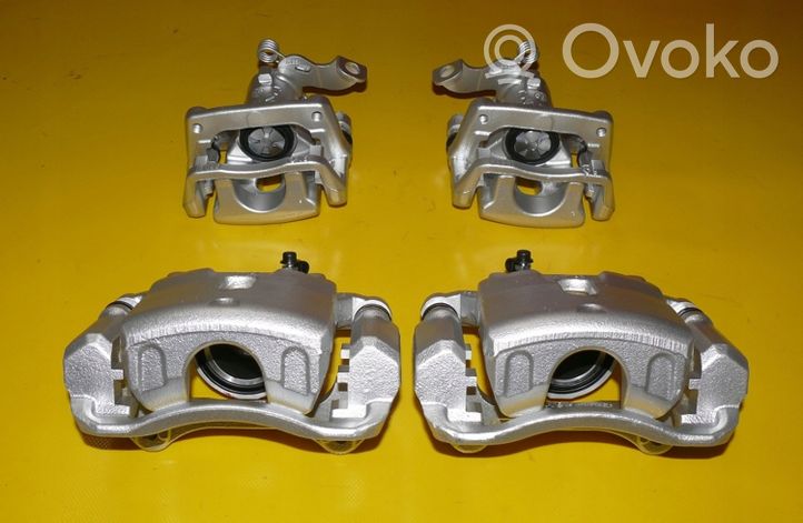 Hyundai i30 Set dischi freno e pinze 