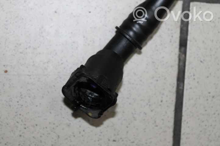 Volvo S80 Manguera/tubo de aceite del turbocompresor turbo 31338885