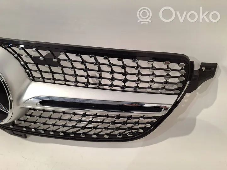 Mercedes-Benz GLE (W166 - C292) Maskownica / Grill / Atrapa górna chłodnicy A0008880160