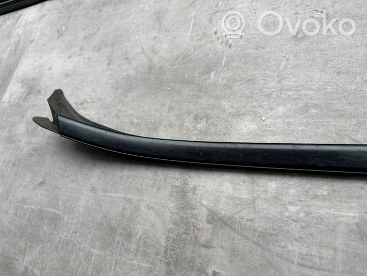 Mercedes-Benz GLE (W166 - C292) Rivestimento parabrezza A1666901180