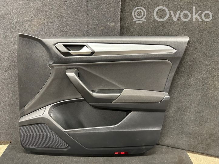 Volkswagen T-Roc Rivestimento del pannello della portiera anteriore 2GA867012