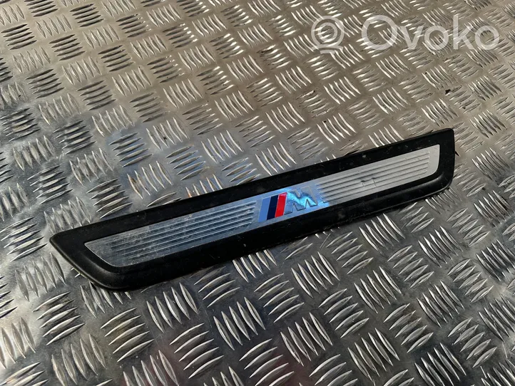 BMW X3 F25 Copertura del rivestimento del sottoporta anteriore 8050459