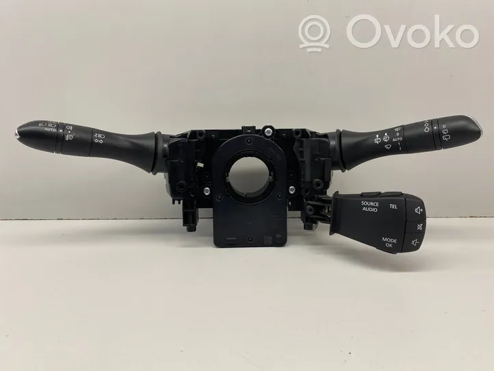 Renault Kadjar Leva/interruttore dell’indicatore di direzione e tergicristallo 255678341R