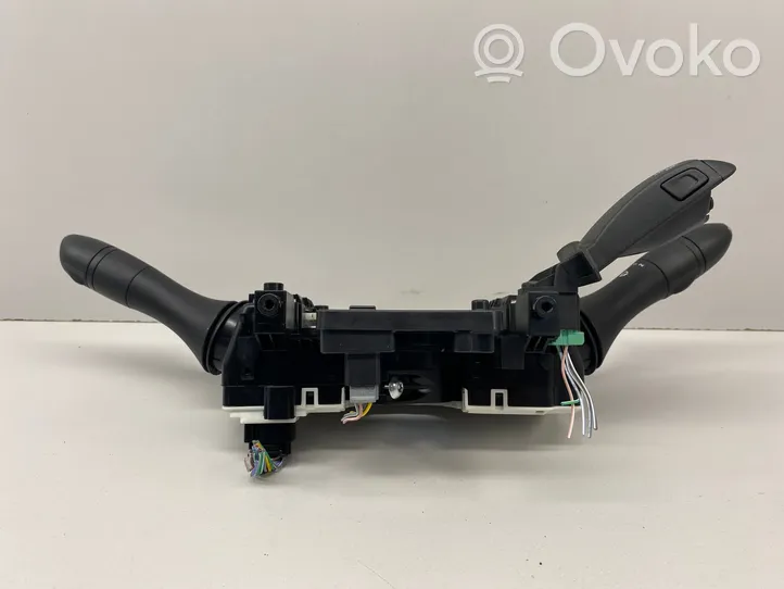 Renault Kadjar Leva/interruttore dell’indicatore di direzione e tergicristallo 255678341R