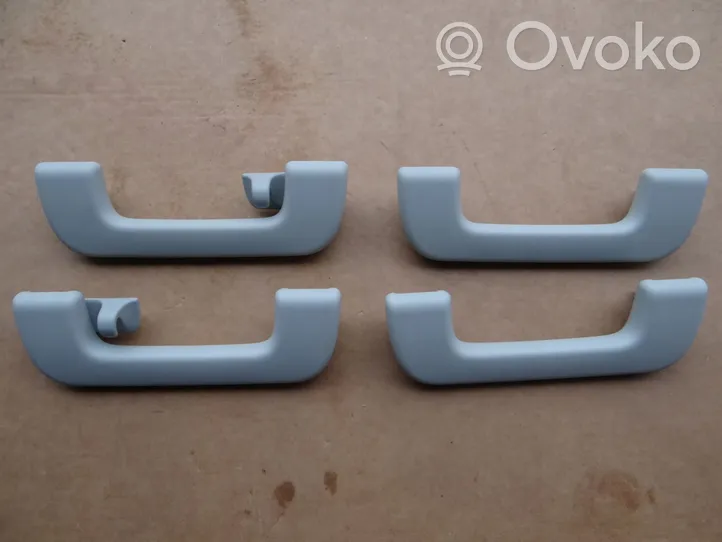 Audi A8 S8 D5 Un set di maniglie per il soffitto 4N0857643