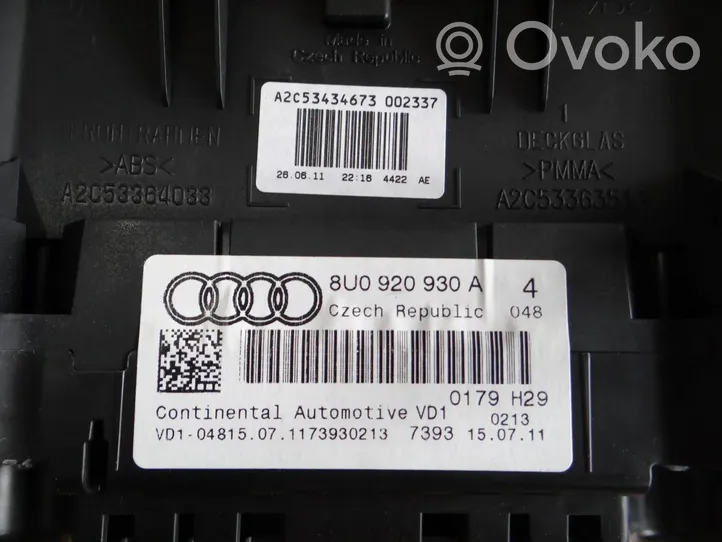 Audi Q3 8U Licznik / Prędkościomierz 8U0920930A