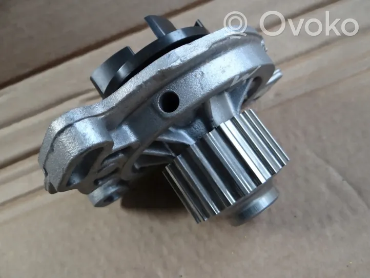 Audi 100 200 5000 C3 Pompe de circulation d'eau 069121019C