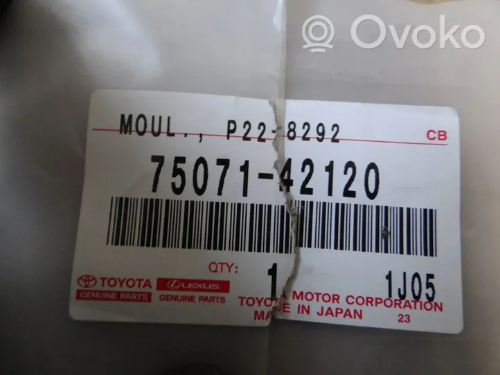 Toyota RAV 4 (XA50) Moulures des vitres de la porte avant 7507142120