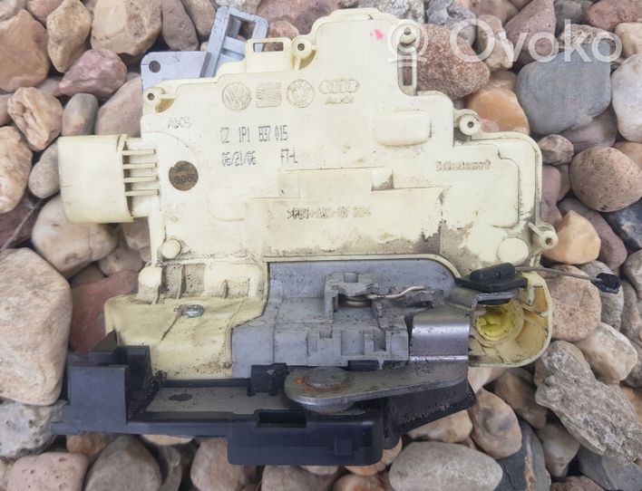 Volkswagen Eos Front door lock CZ1P1837015