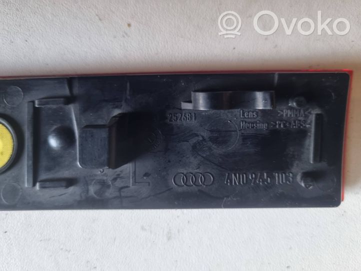 Audi A5 Réflecteur de feu arrière 4N0945105