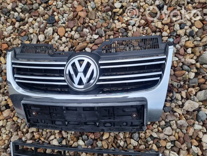 Volkswagen Golf V Griglia superiore del radiatore paraurti anteriore 1K5853651
