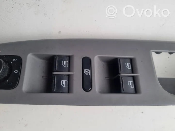 Volkswagen Golf V Support bouton lève vitre porte avant 1K4868049C