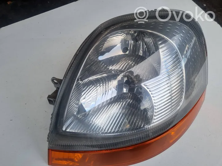 Renault Master II Lampa przednia 8200163516