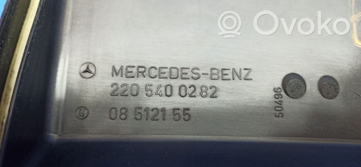 Mercedes-Benz S W220 Tapa de caja de fusibles 2208172620