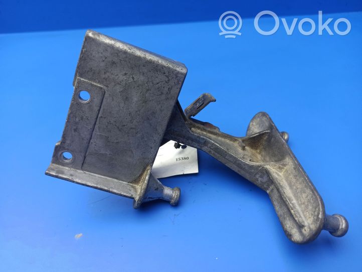 Mercedes-Benz C W203 ABS pump bracket A2034310240