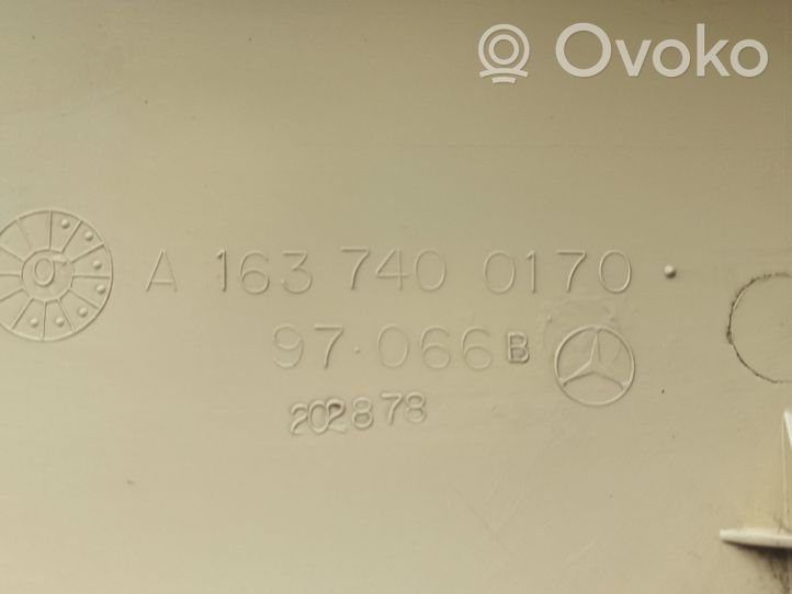Mercedes-Benz ML W163 Garniture de hayon intérieur A1637400170