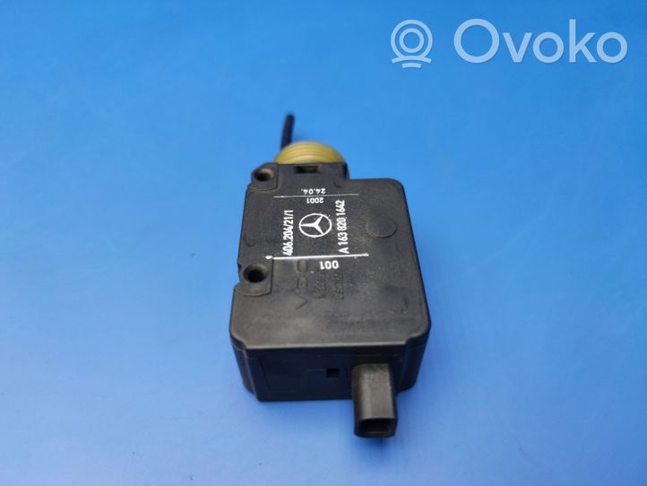 Mercedes-Benz ML W163 Motorino del tappo del serbatoio del carburante A1638201642