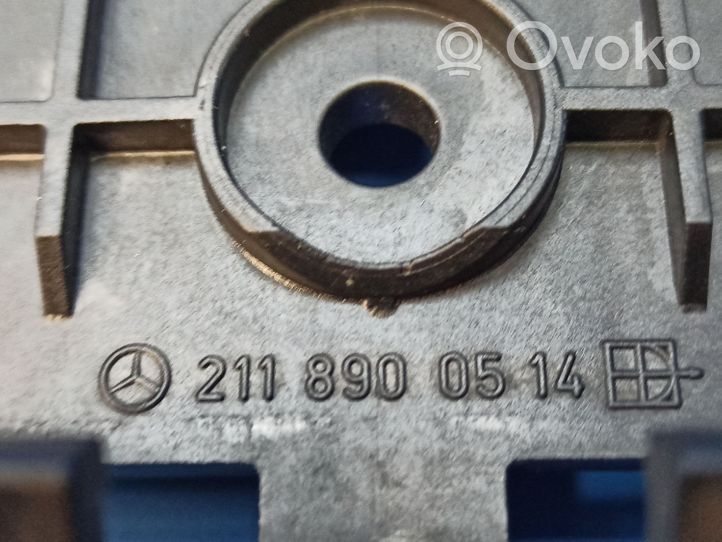 Mercedes-Benz E W211 Mocowanie trójkąta ostrzegawczego 2118900514