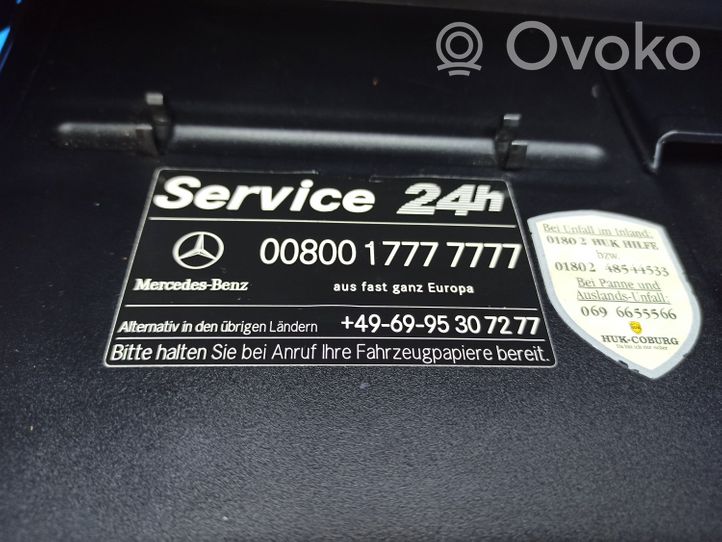 Mercedes-Benz E W211 Schowek deski rozdzielczej / Komplet 2116802487