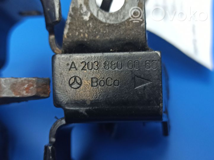 Mercedes-Benz E W211 Serrure de capot A2038800060