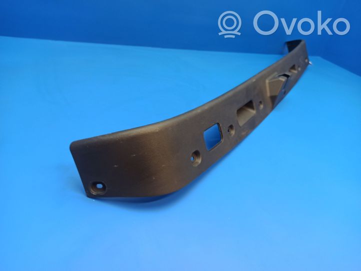 Mercedes-Benz E W211 Rivestimento serratura portellone posteriore/bagagliaio A2117470187