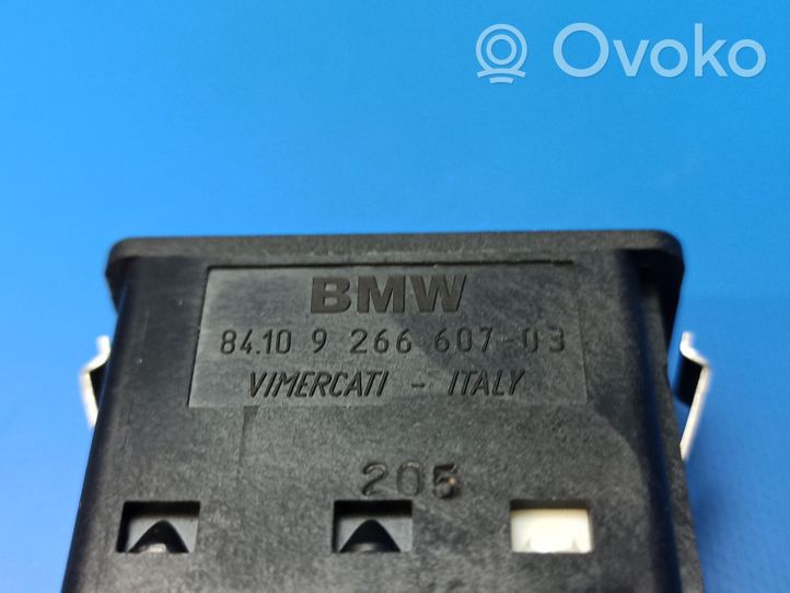 BMW X4 F26 Connettore plug in AUX 841026660703