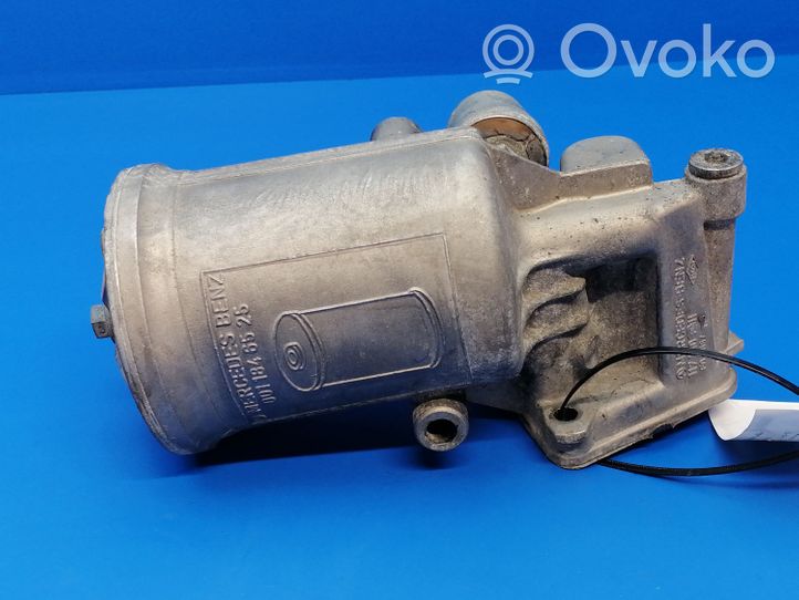 Mercedes-Benz 380 560SEC C126 Supporto di montaggio del filtro dell’olio 0011846525