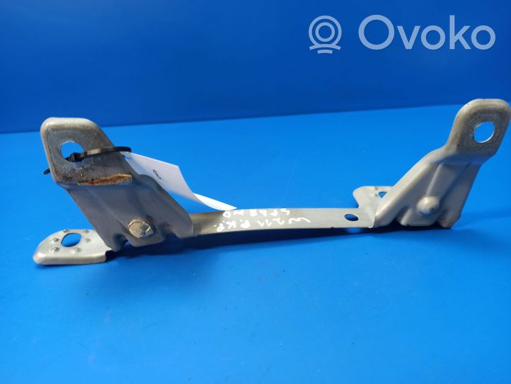 Mercedes-Benz E W211 Fender mounting bracket W211