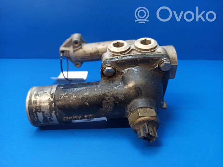 Rolls-Royce Silver Spirit Termostat / Obudowa termostatu UE70147