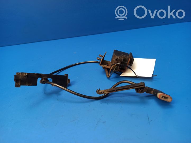 Mercedes-Benz C W203 Capteur de hauteur de suspension arrière A0105427717