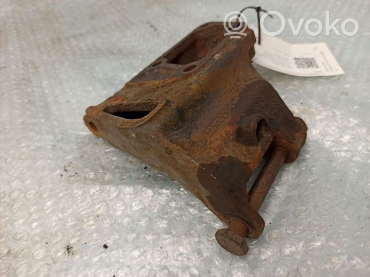 Mercedes-Benz COMPAKT W115 Support de générateur / alternateur 1151550935