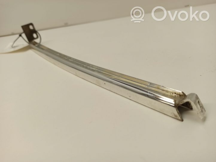 Mercedes-Benz COMPAKT W115 Rivestimento modanatura del vetro della portiera posteriore 