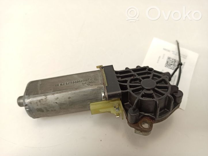 Mercedes-Benz E W211 Motorino di regolazione del sedile 0390203001