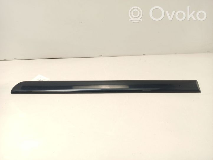 Mercedes-Benz ML W163 Moulure de porte arrière 1636900362