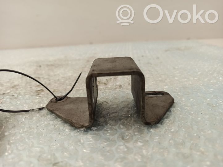 A2114910041 Mercedes-Benz C W204 other engine part, 4.99 € | RRR