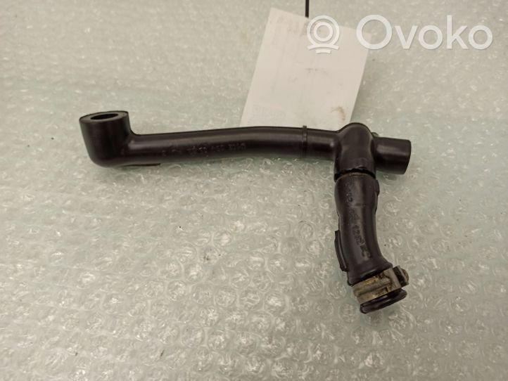 Mercedes-Benz E W123 Sfiato/tubo di sfiato/tubo flessibile 1020945082