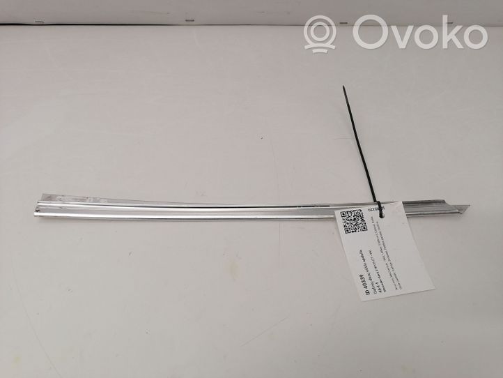 Mercedes-Benz E W123 Rivestimento modanatura del vetro della portiera posteriore W123