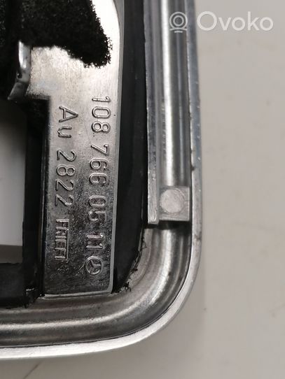 Mercedes-Benz E W123 Osłona klamki drzwi przednich 1087660511