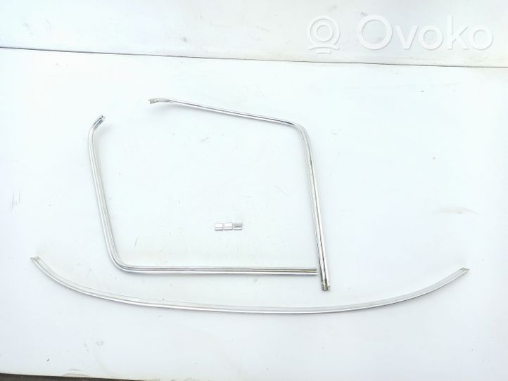 Mercedes-Benz E W123 Rivestimento in vetro posteriore W123