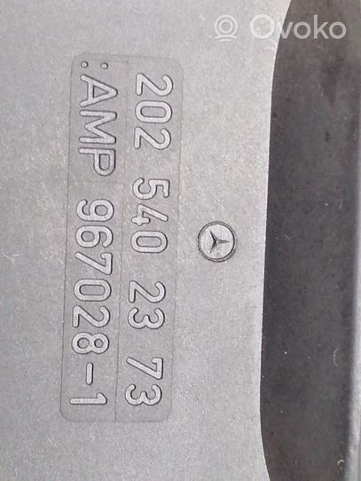 Mercedes-Benz C W203 Garniture panneau inférieur de tableau de bord A2036804739