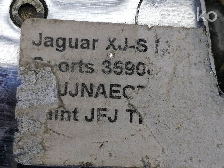 Jaguar XJS Etuoven lukko 