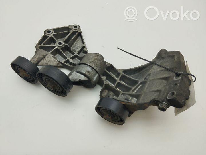 Mercedes-Benz A W168 Support de générateur / alternateur A6682020540