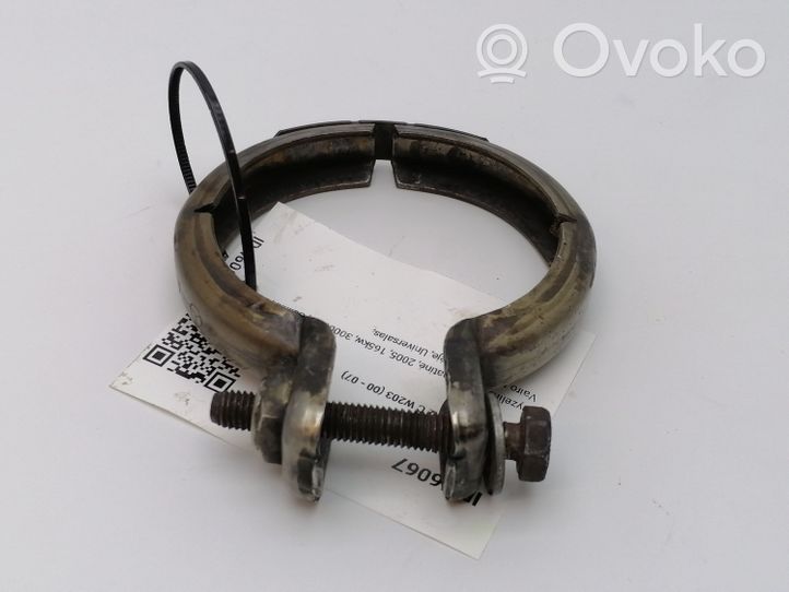 Mercedes-Benz C W203 Collier de silencieux d'echappement A2034900641