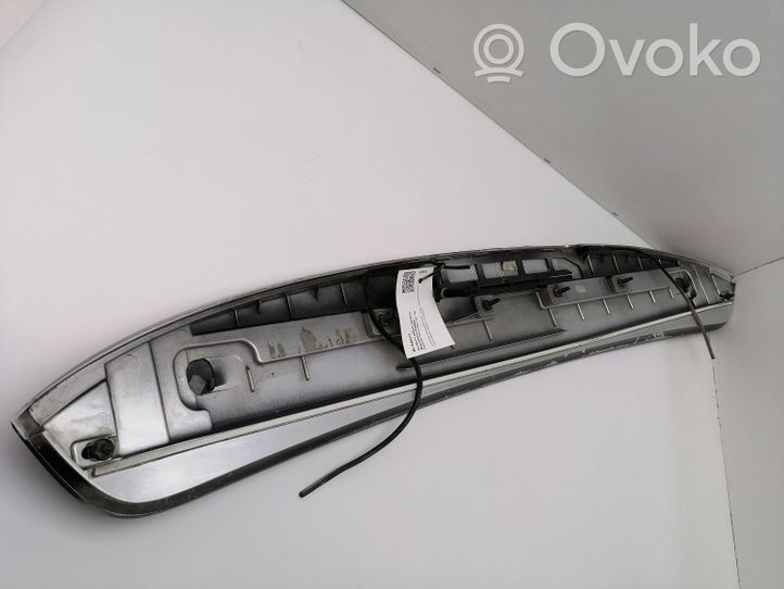 Mercedes-Benz E W211 Spoiler del portellone posteriore/bagagliaio 2117900188