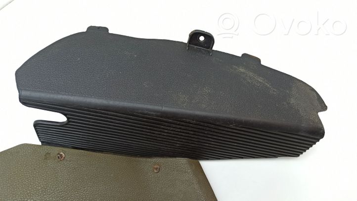 Mercedes-Benz E W123 Rivestimento vano piedi laterale 1236880106