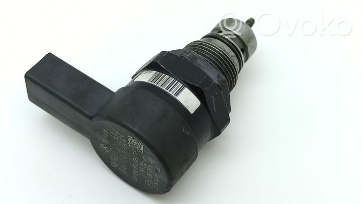 Mercedes-Benz E W211 Regulator ciśnienia paliwa A6110780449